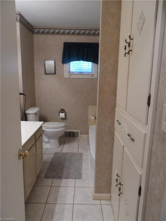 5863 Groometown Road High Point, NC 27263 - Photo 13 of 27 Gallery Image 13