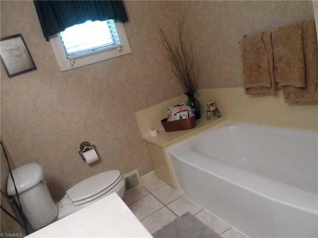 5863 Groometown Road High Point, NC 27263 - Photo 14 of 27 Gallery Image 14