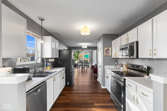 $259,900 | 3190 Park View Drive, Columbus, IN 47201