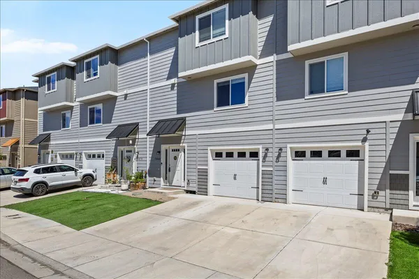 $314,900 | 7868 28th Street, White City, OR 97503