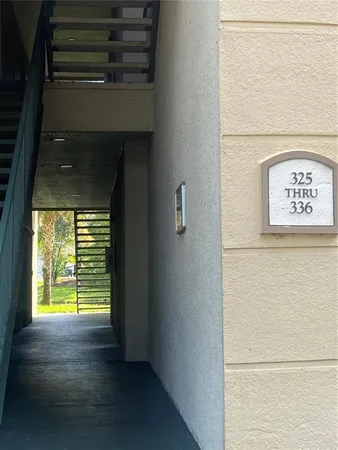 $1,325 | 17102 Carrington Park Drive, Unit 330, Tampa, FL 33647