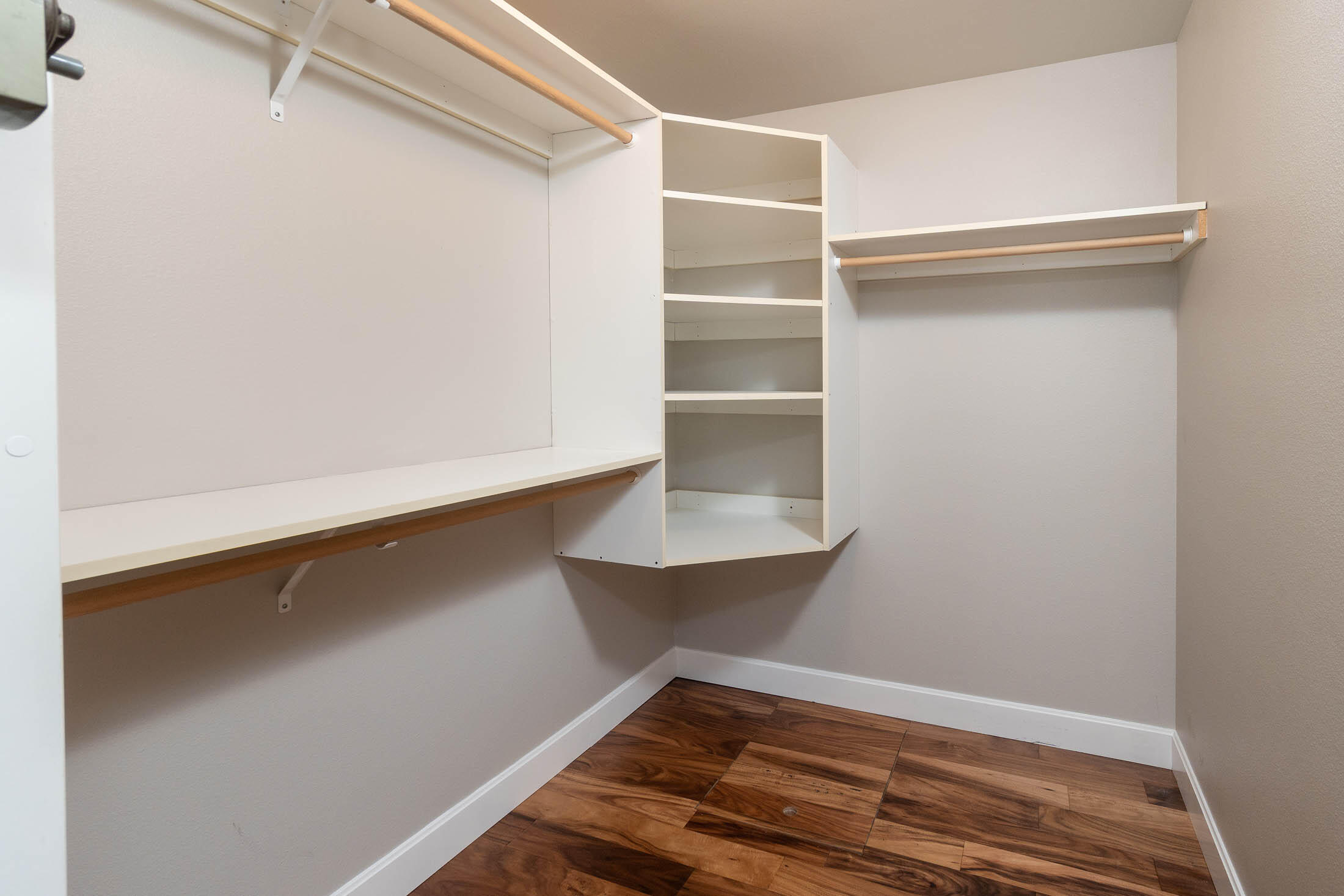 19459 Apache Road Bend, OR 97702 - Photo 29 of 33 Live-in suite Large Walk-in Closet