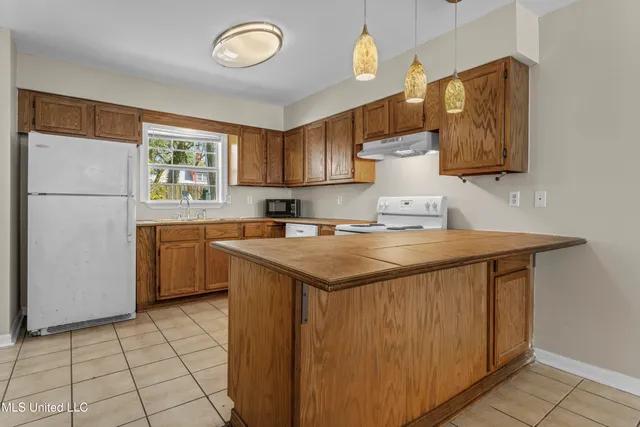 $1,395,000 | 1496 Beach Boulevard, Biloxi, MS 39530