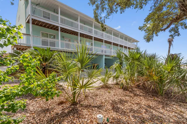 $1,395,000 | 1496 Beach Boulevard, Biloxi, MS 39530