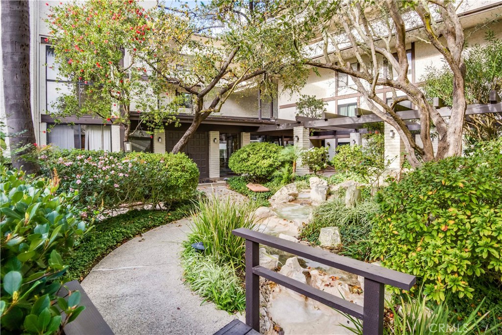 5987 Peacock Ridge Road, Unit 212 Rancho Palos Verdes, CA 90275 - Photo 4 of 25