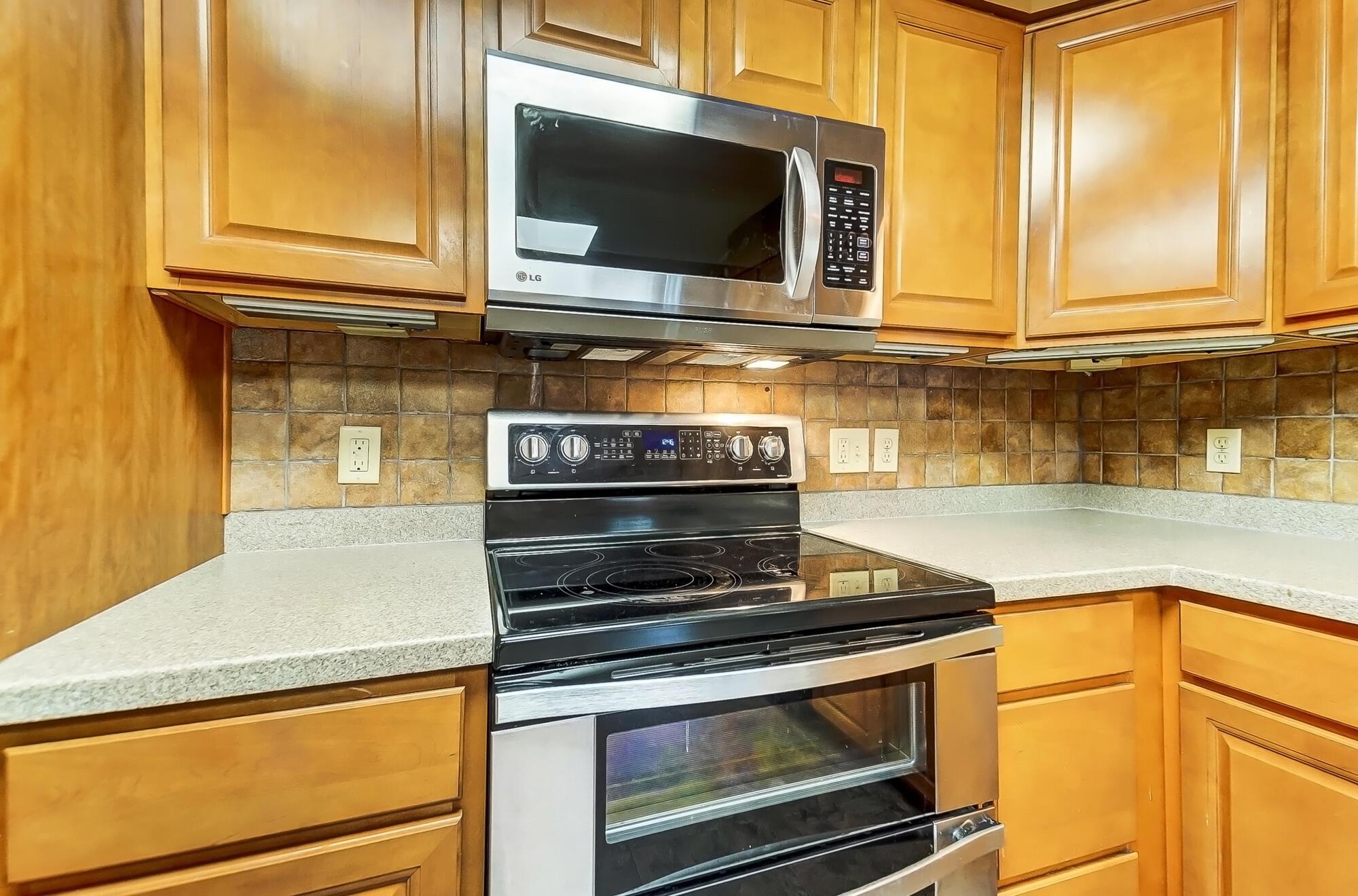 206 Galloway Road Galloway, OH 43119 - Photo 12 of 63 Stainless/Black Appliances