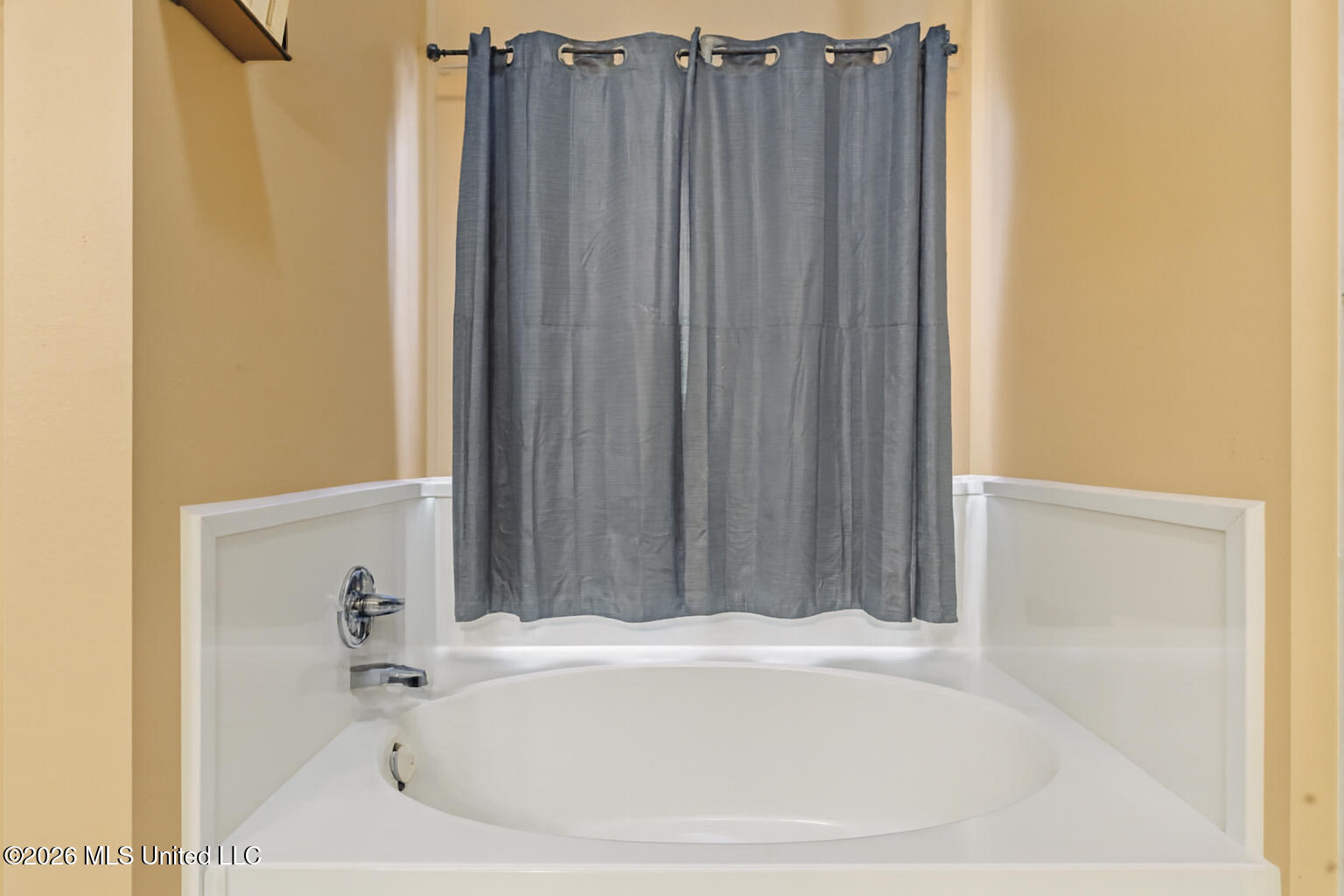 419 Pinecrest Circle Long Beach, MS 39560 - Photo 14 of 27 Primary Bath Tub