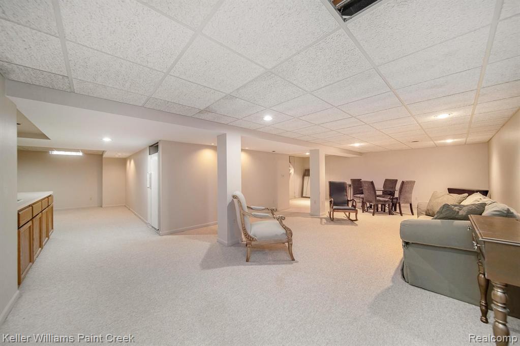 1652 Hillside Lane Rochester Hills, MI 48307 - Photo 25 of 32