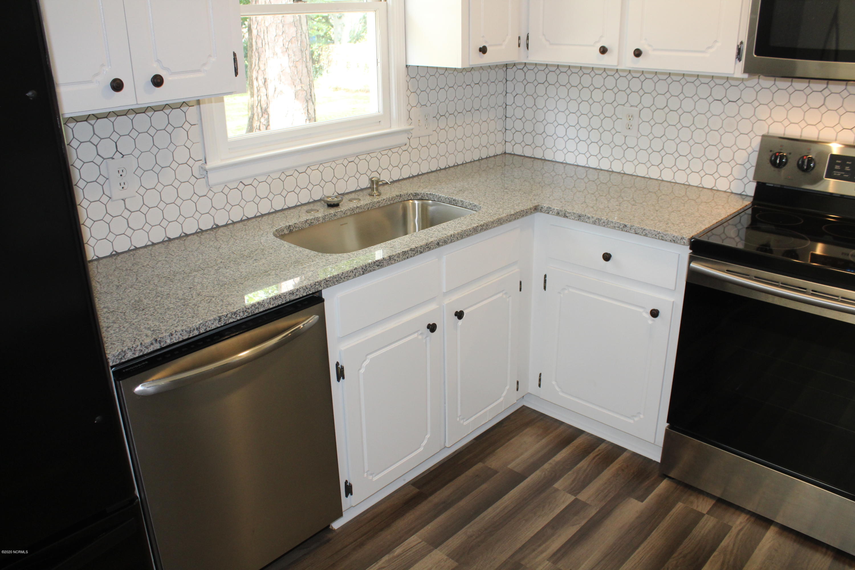 110 Springhill Road Wilmington, NC 28411 - Photo 8 of 20 IMG_3911