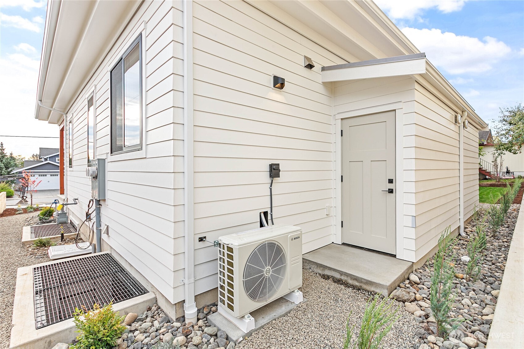 706 Judson Street, Unit A Lynden, WA 98264 - Photo 33 of 35 a view of a back yard of the building
