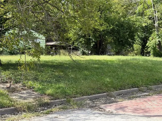 $8,000 | 500 Chestnut Avenue, Osawatomie, KS 66064