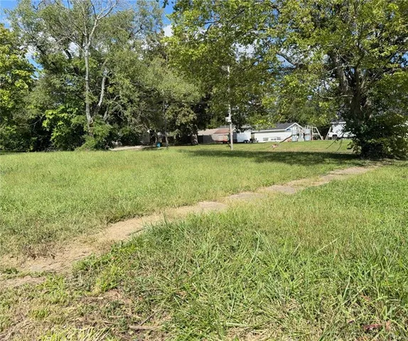 $8,000 | 500 Chestnut Avenue, Osawatomie, KS 66064