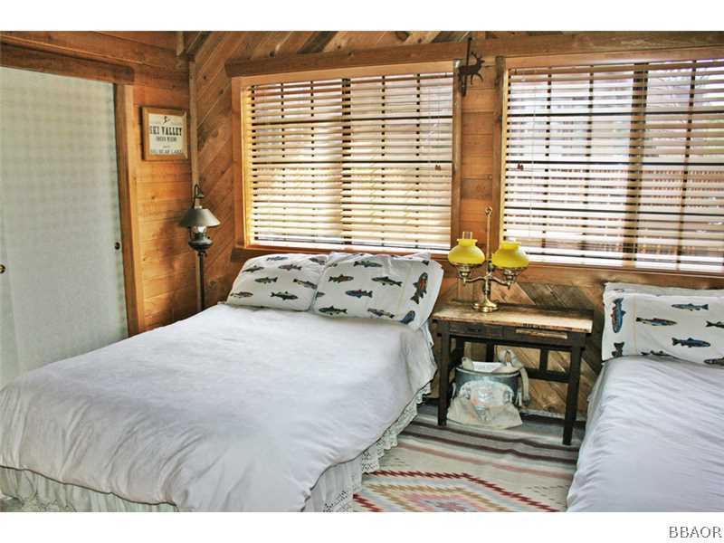 39404 Lodge Road Fawnskin, CA 92333 - Photo 13 of 25 Bedroom.
