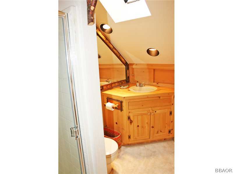 39404 Lodge Road Fawnskin, CA 92333 - Photo 19 of 25 Bathroom.
