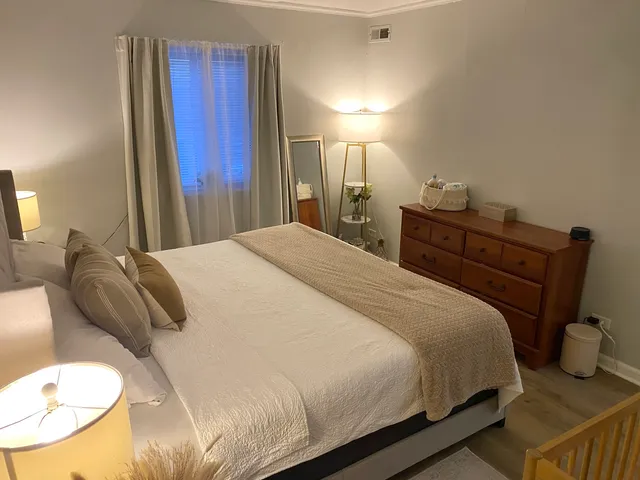 $209,900 | 1460 Fairlane Drive, Unit 513, Schaumburg, IL 60193