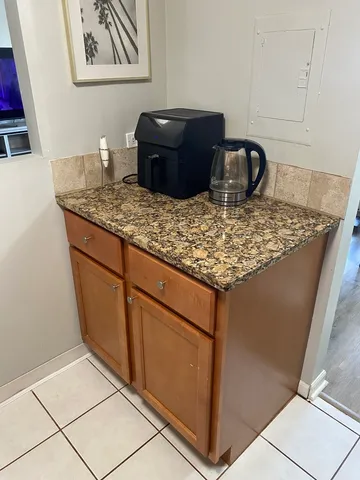 $209,900 | 1460 Fairlane Drive, Unit 513, Schaumburg, IL 60193