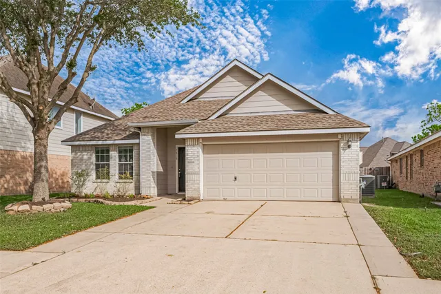 front view of house with a yard