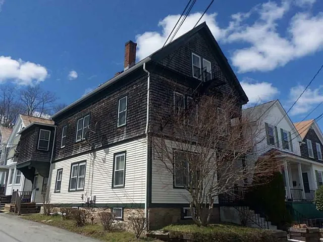 $2,500 | 67 Roseneath Avenue, Unit 2, Newport, RI 02840