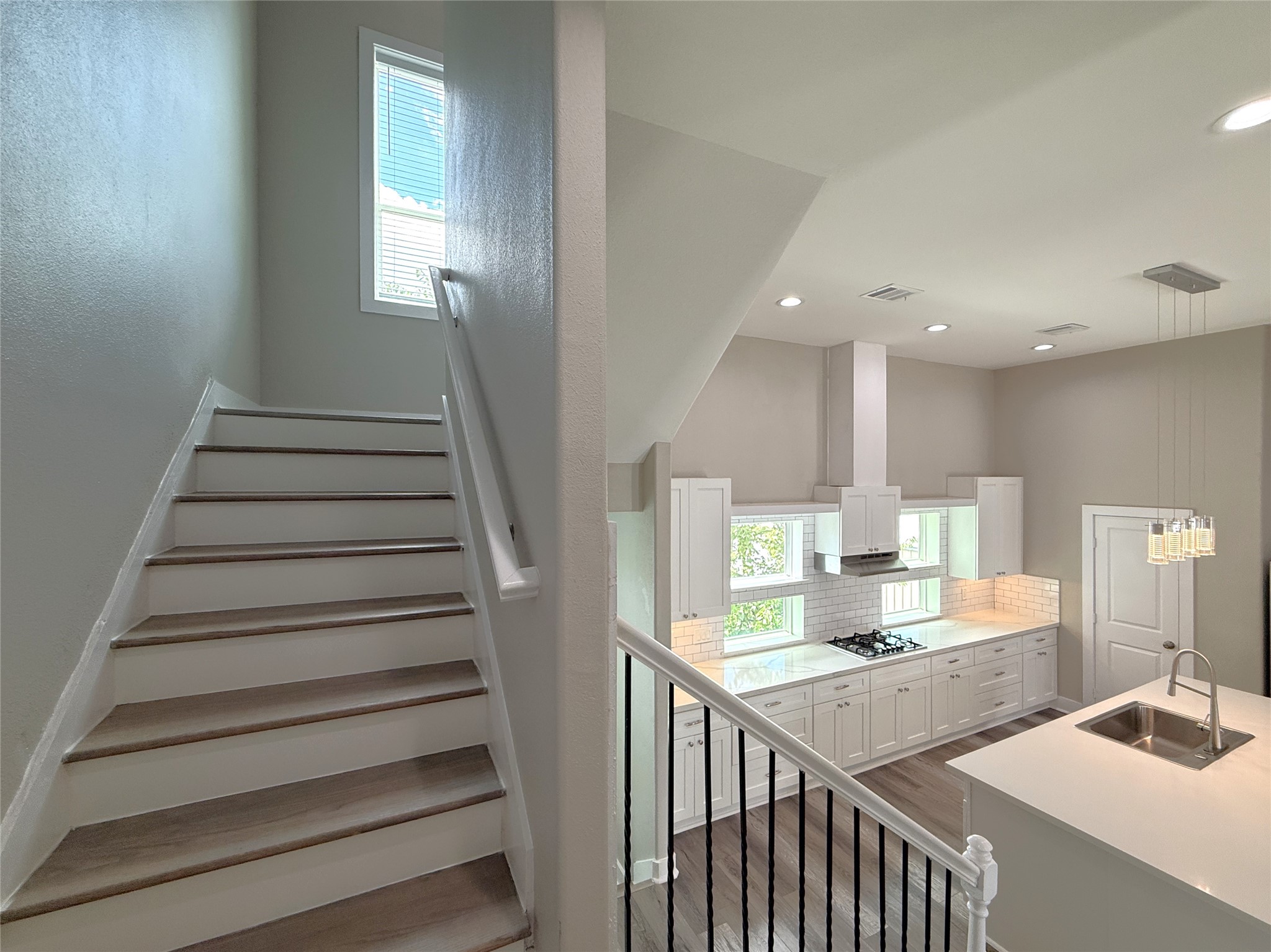 2123 Bidwell Drive Houston, TX 77018 - Photo 18 of 29 a view of entryway and hall with wooden floor