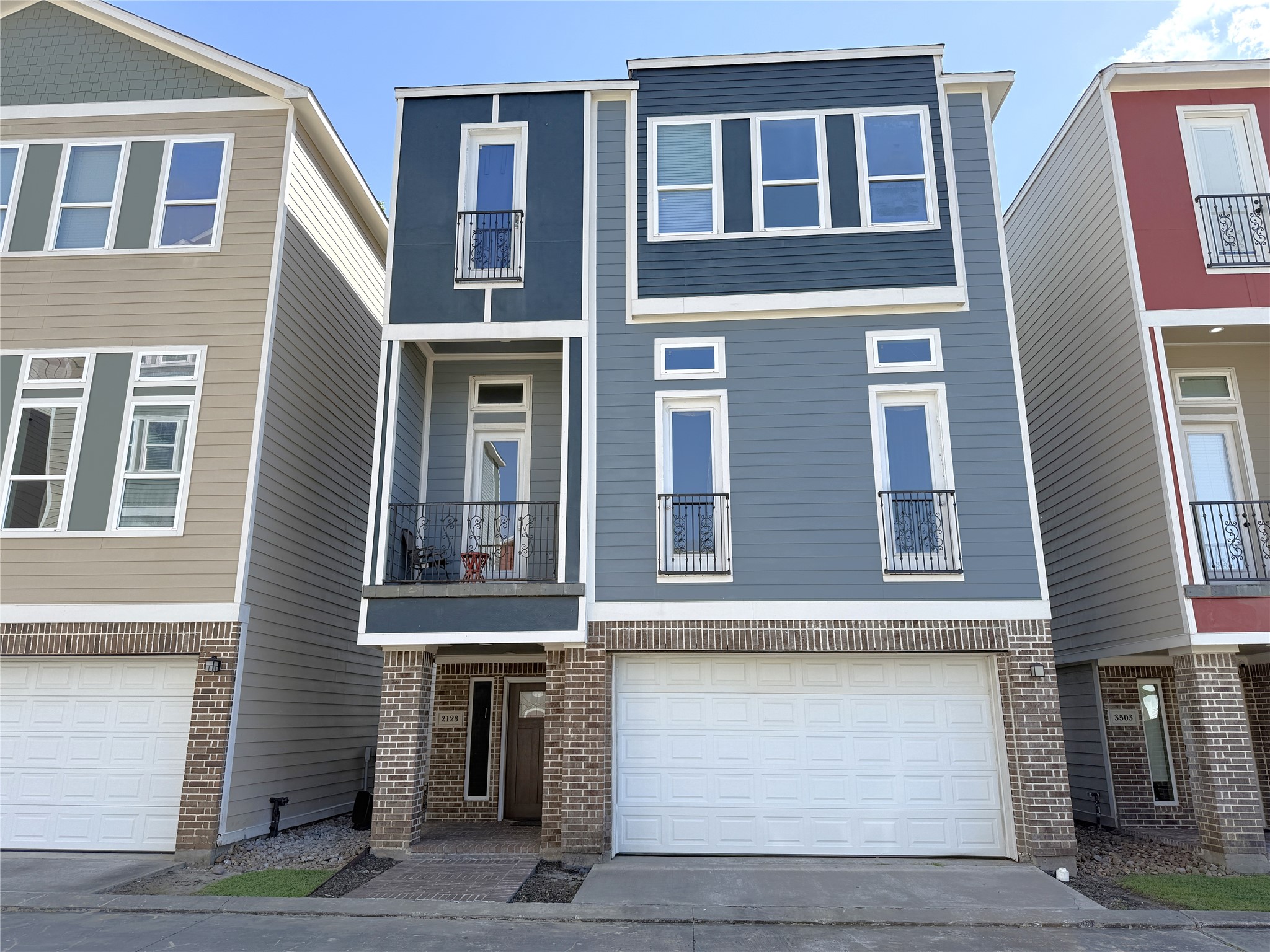 2123 Bidwell Drive Houston, TX 77018 - Photo 2 of 29 a front view of a building
