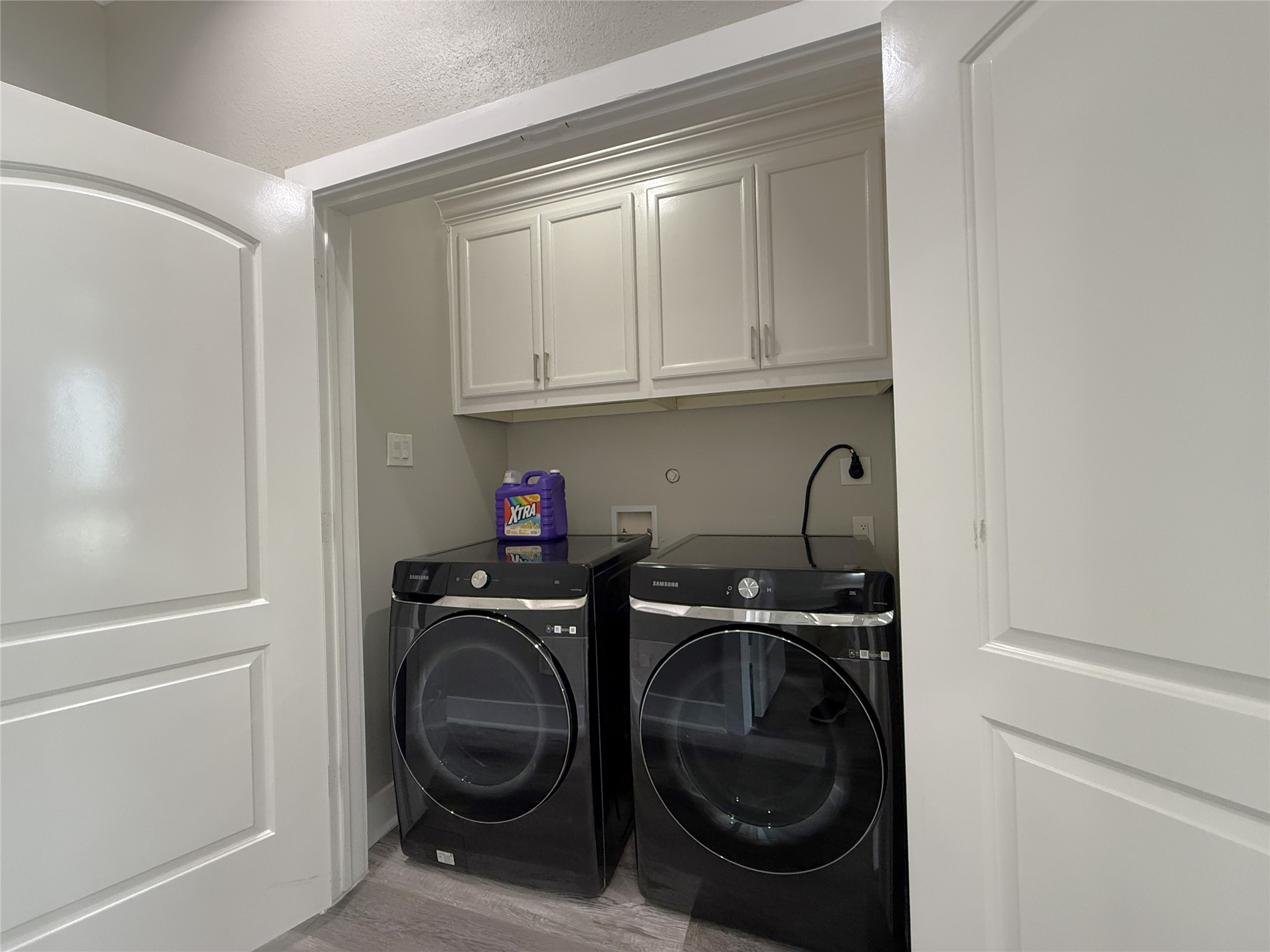 2123 Bidwell Drive Houston, TX 77018 - Photo 23 of 29 a utility room with sink dryer and washer