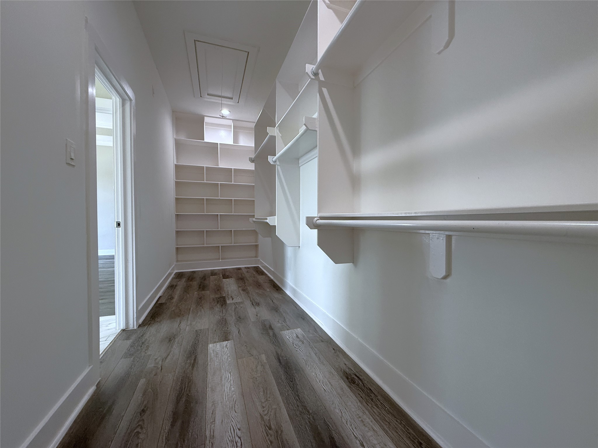 2123 Bidwell Drive Houston, TX 77018 - Photo 27 of 29 a view of entryway with wooden floor