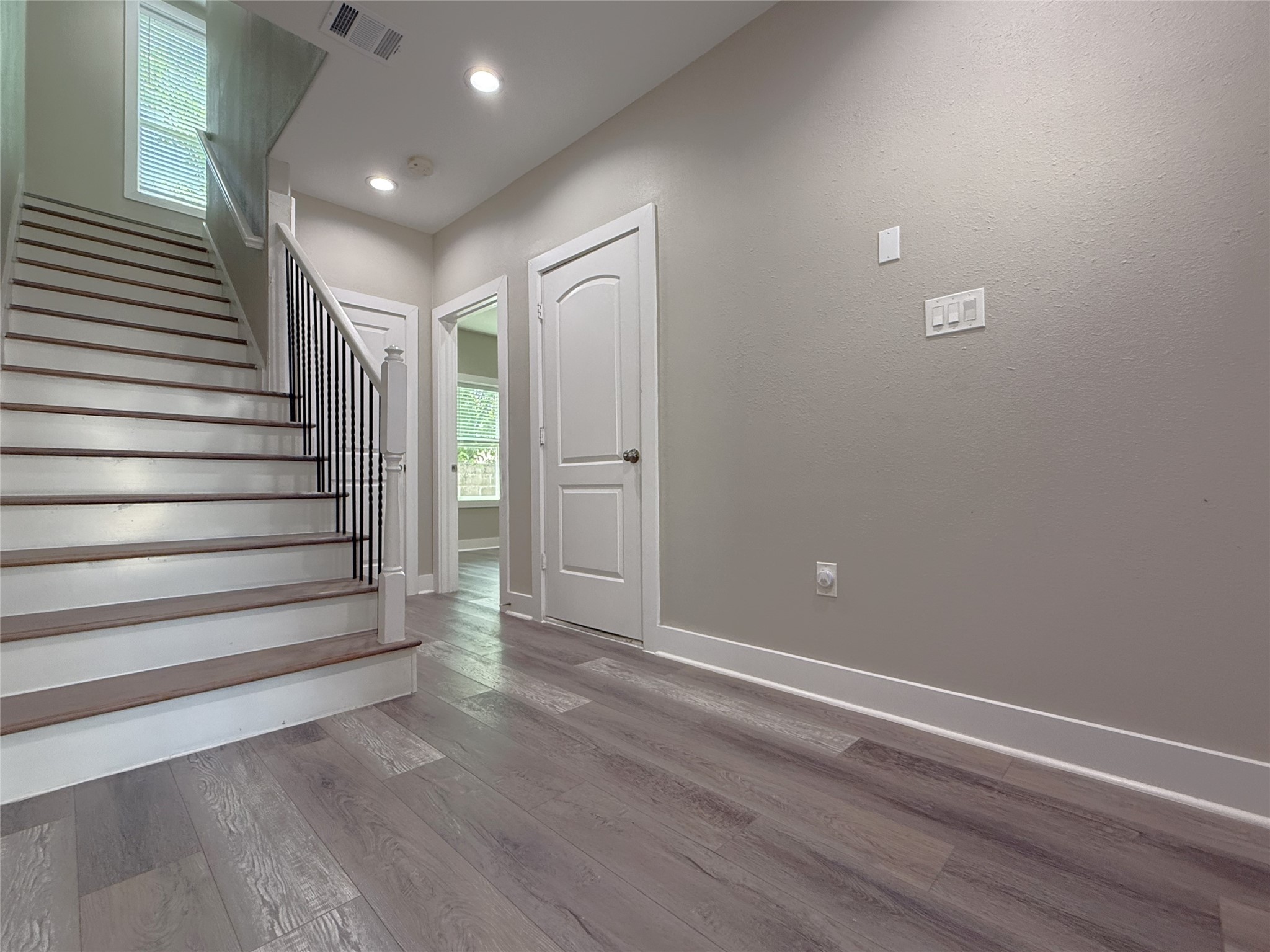 2123 Bidwell Drive Houston, TX 77018 - Photo 3 of 29 a view of entryway with stairs