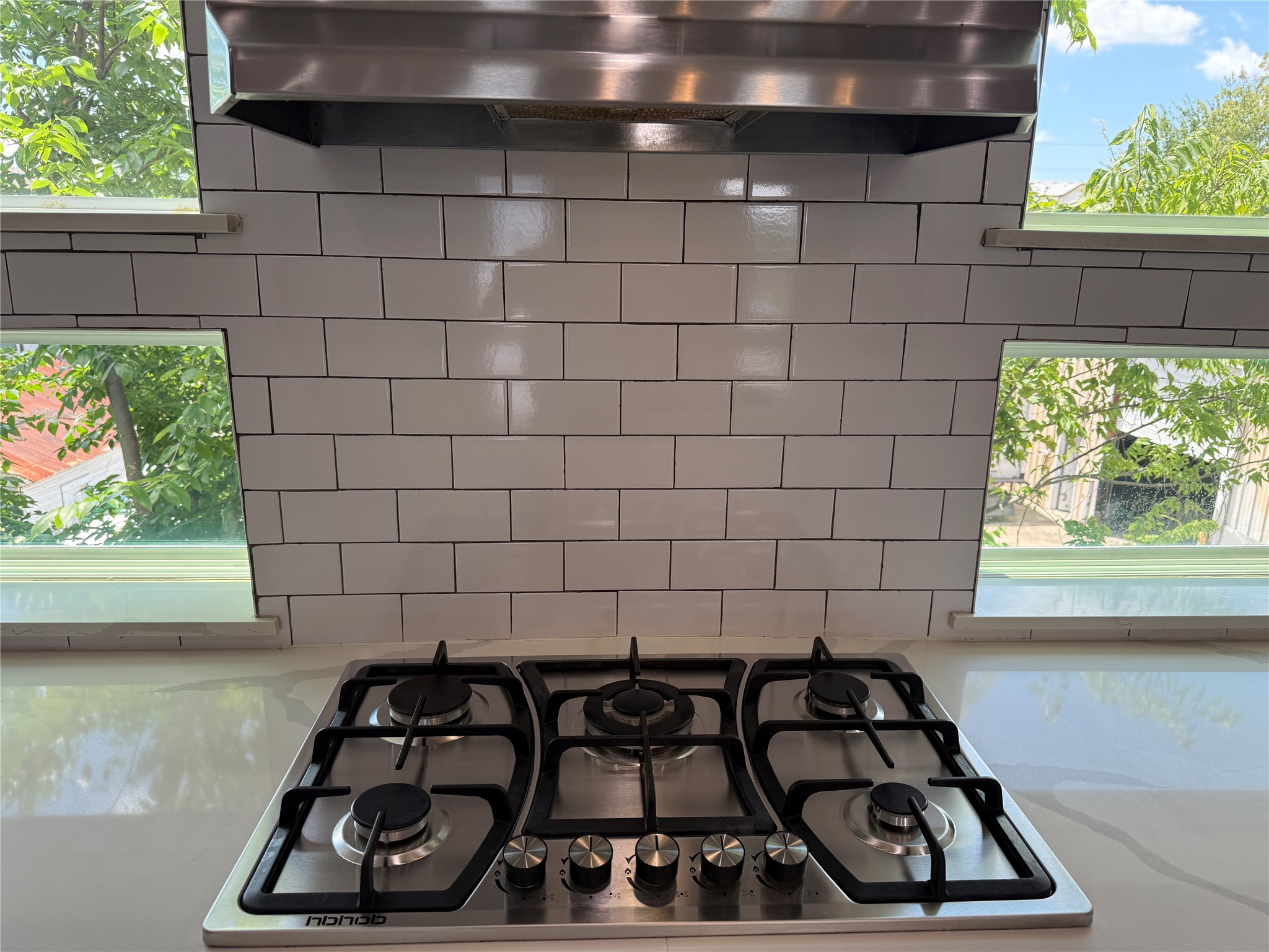 2123 Bidwell Drive Houston, TX 77018 - Photo 10 of 29 a view of a stove and a window