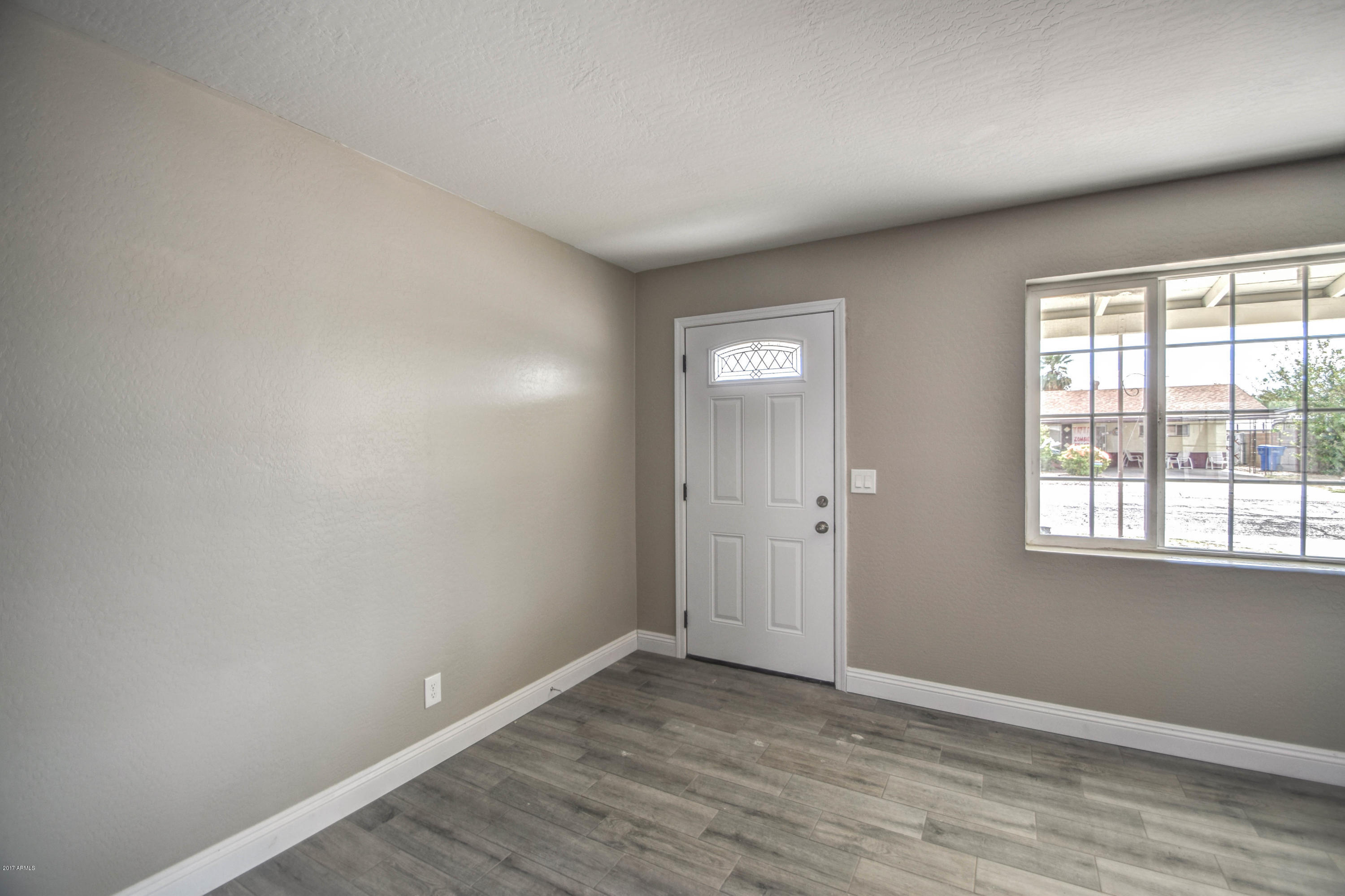 3114 West Wethersfield Road Phoenix, AZ 85029 - Photo 10 of 43 ENTRY 1