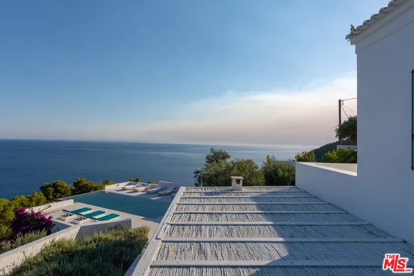 a view of a terrace with sky view