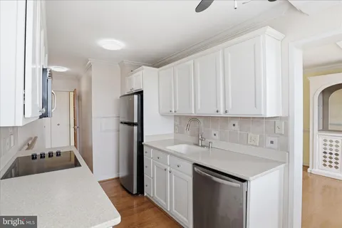 $315,000 | 301 North Beauregard Street, Unit 1216, Alexandria, VA 22312