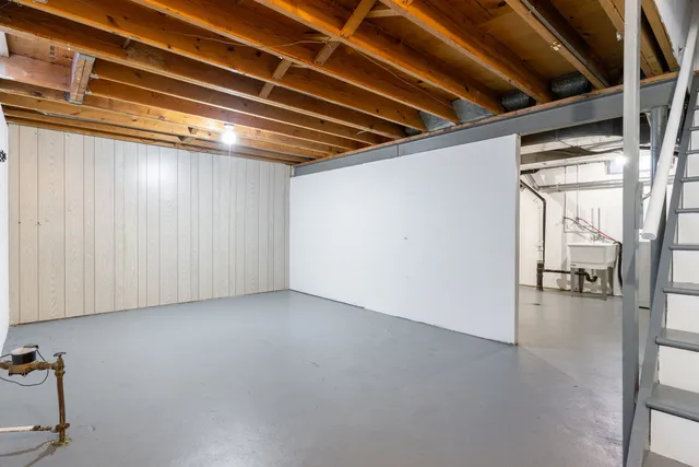 $1,950 | 3065 Kingston Court, Streamwood, IL 60107