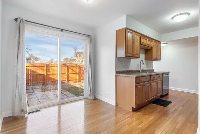 $1,950 | 3065 Kingston Court, Streamwood, IL 60107