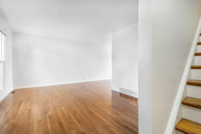 $1,950 | 3065 Kingston Court, Streamwood, IL 60107