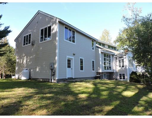 9 Pebble Beach Road Webster, MA 01570 - Photo 5 of 42