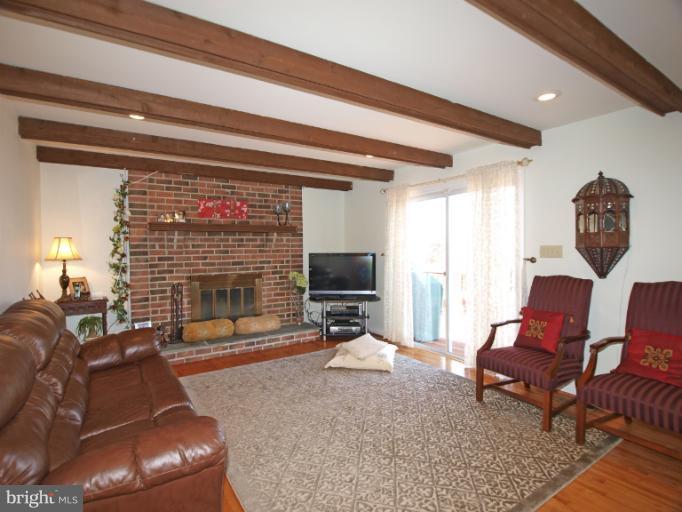 814 Bromley Street Silver Spring, MD 20902 - Photo 5 of 25 Family Room