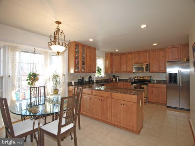 814 Bromley Street Silver Spring, MD 20902 - Photo 9 of 25 Breakfast Area