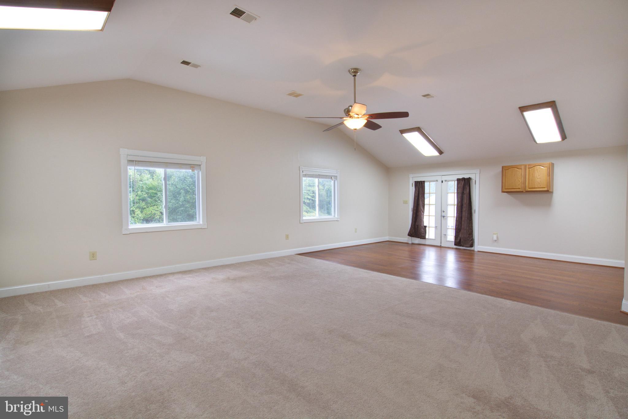 Huge bonus room