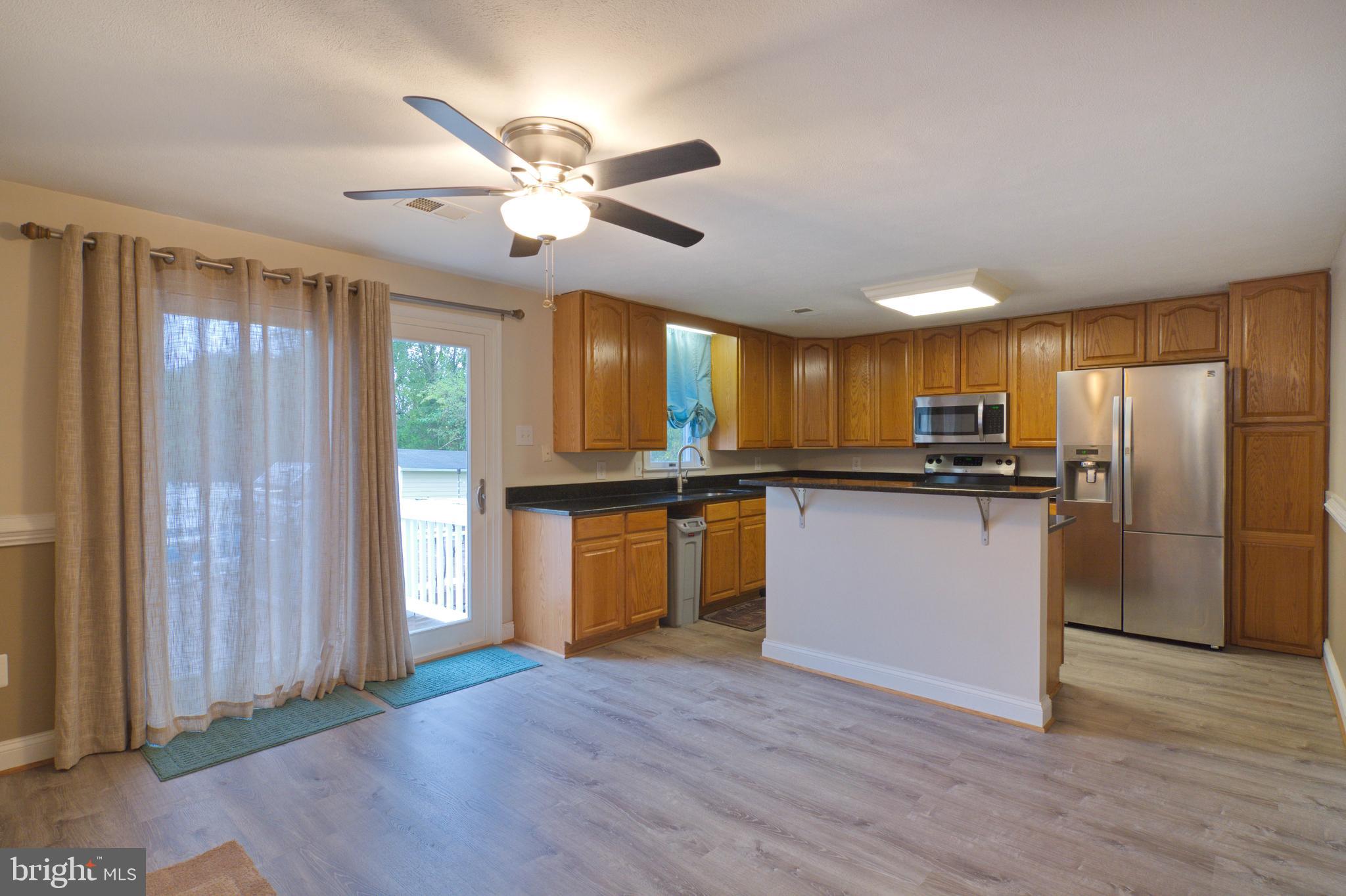 9645 Clarkes Road Bealeton, VA 22712 - Photo 8 of 32 Large kitchen with granite and SS appliances