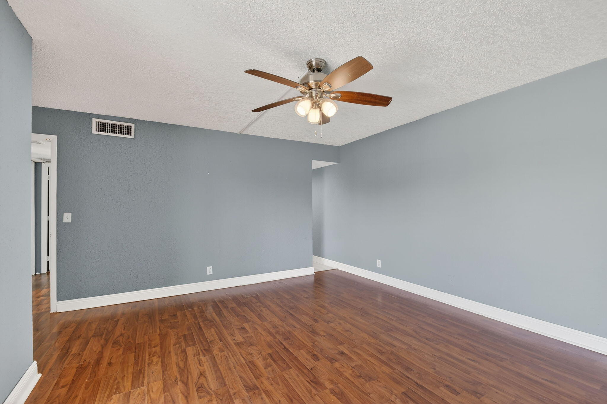 320 Woodland Road Palm Springs, FL 33461 - Photo 30 of 49 33-web-or-mls-DSC_4923