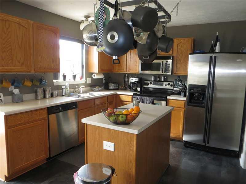 944 Needle Ridge Lane Brownsburg, IN 46112 - Photo 4 of 20 Gallery Image 4