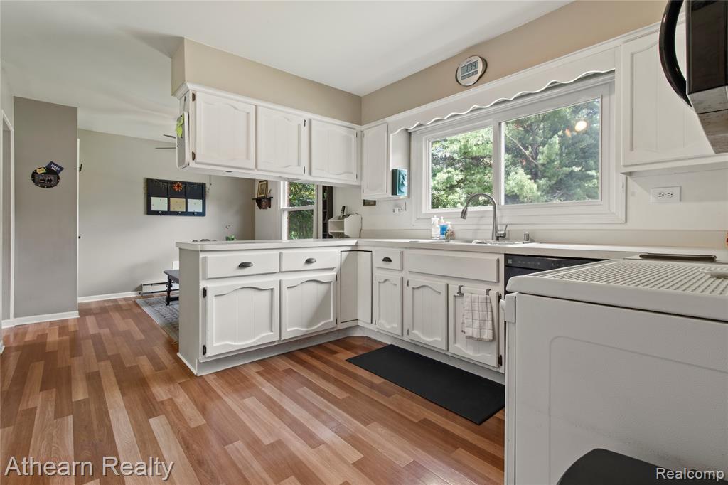 12427 Foley Road Fenton, MI 48430 - Photo 26 of 47