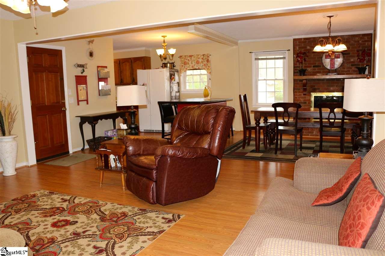 512 Pine Ridge Road Duncan, SC 29334 - Photo 6 of 28 Gallery Image 6