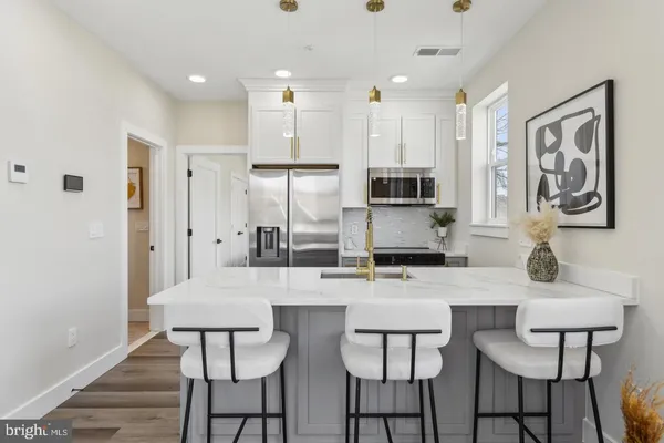 $2,200 | 1016 Rhode Island Avenue Northeast, Unit 6, Washington, DC 20018