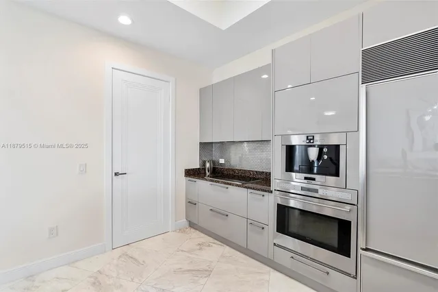 $10,000 | 16001 Collins Avenue, Unit 3507, Sunny Isles Beach, FL 33160