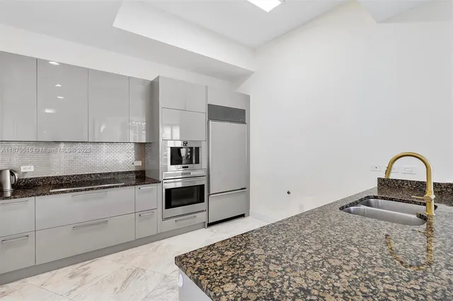 $10,000 | 16001 Collins Avenue, Unit 3507, Sunny Isles Beach, FL 33160