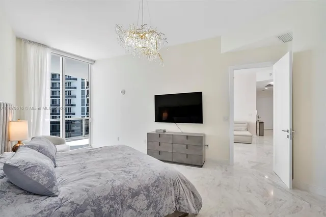 $10,000 | 16001 Collins Avenue, Unit 3507, Sunny Isles Beach, FL 33160
