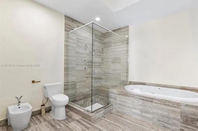 $10,000 | 16001 Collins Avenue, Unit 3507, Sunny Isles Beach, FL 33160