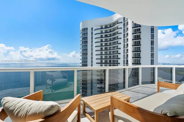 $10,000 | 16001 Collins Avenue, Unit 3507, Sunny Isles Beach, FL 33160