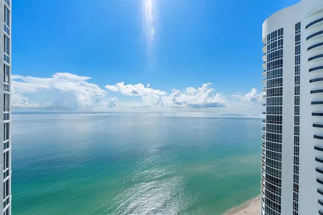 $10,000 | 16001 Collins Avenue, Unit 3507, Sunny Isles Beach, FL 33160
